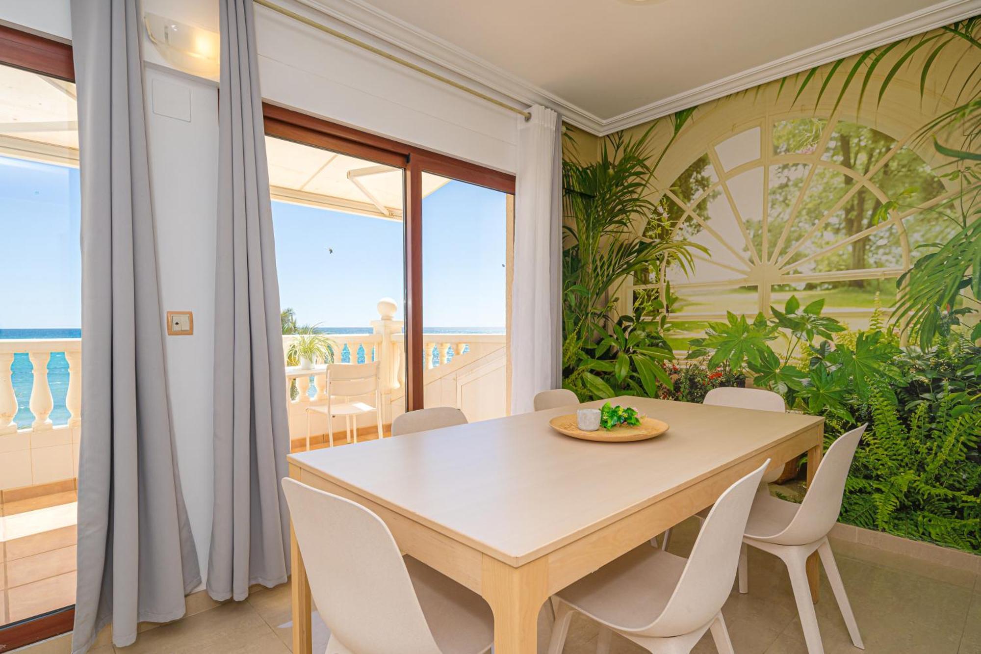 Front Line Apartment Jakarta 2 El Campello Exterior photo