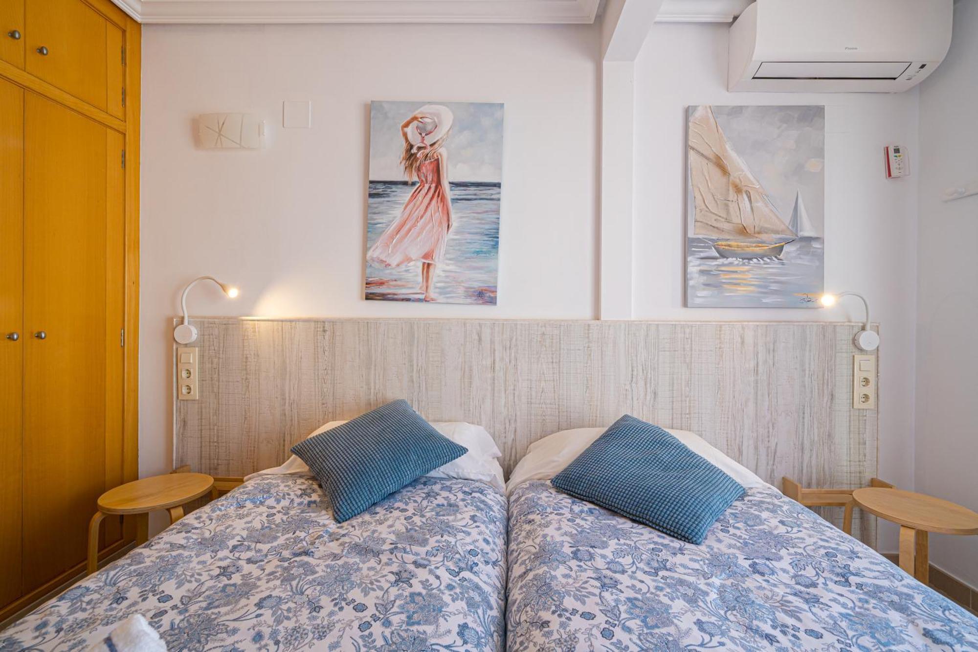 Front Line Apartment Jakarta 2 El Campello Exterior photo