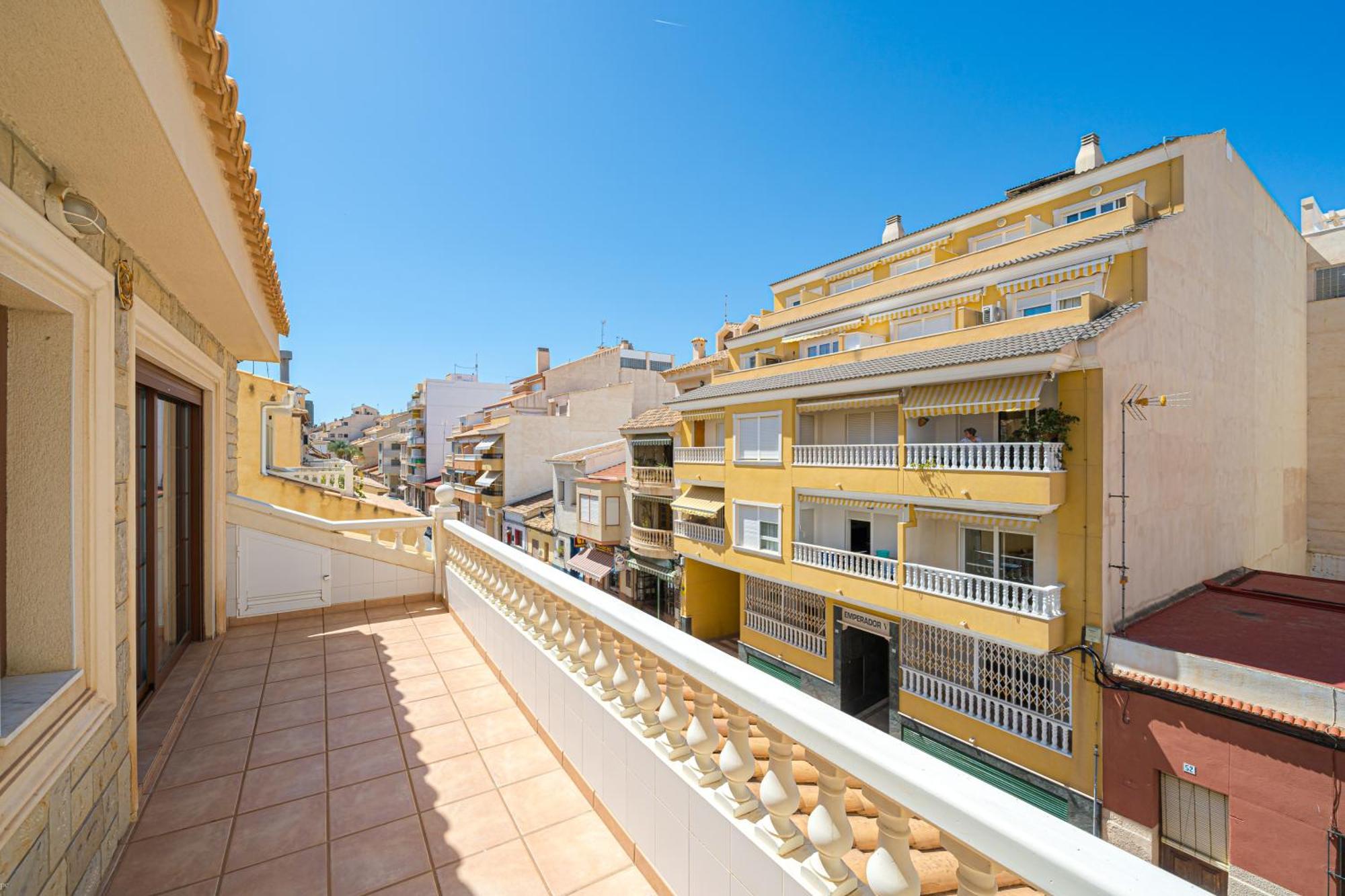 Front Line Apartment Jakarta 2 El Campello Exterior photo