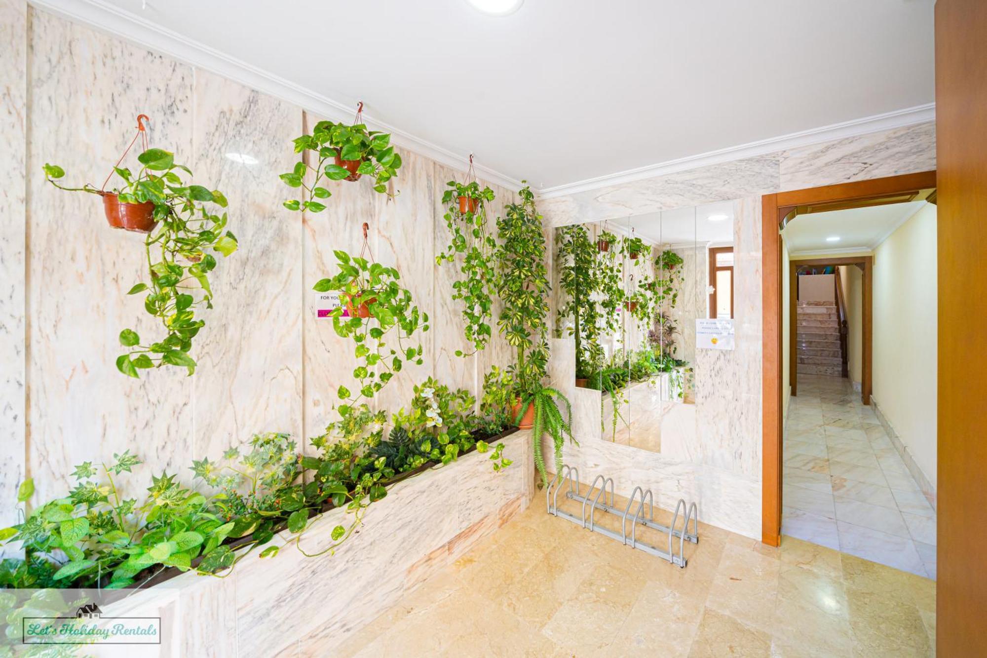 Front Line Apartment Jakarta 2 El Campello Exterior photo